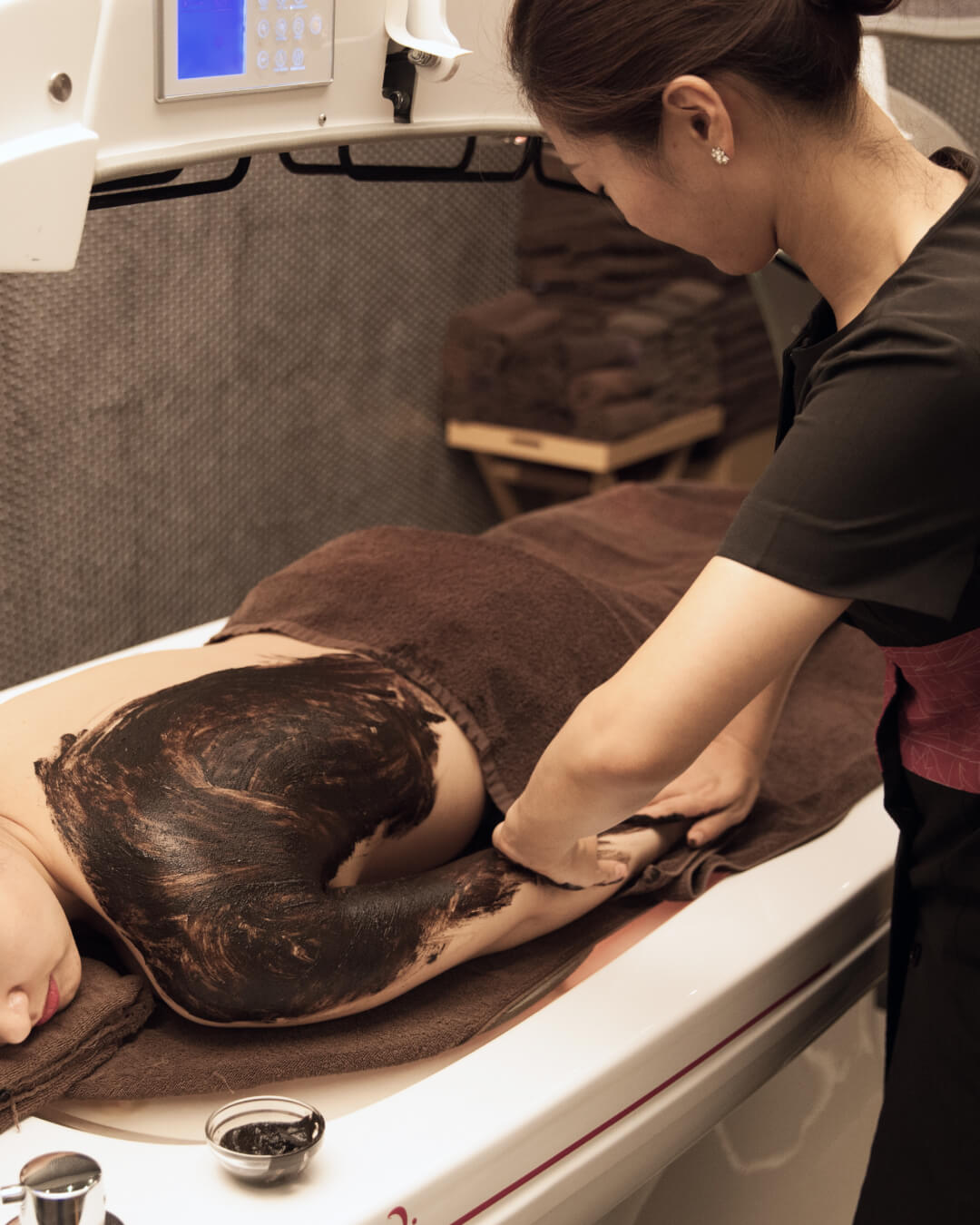 Chaum Life Center | From Hair Spa to Anti-Aging Clinics, All in One Place